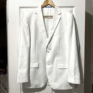 Men’s White 2 Button Suit Coat. Barely Worn.